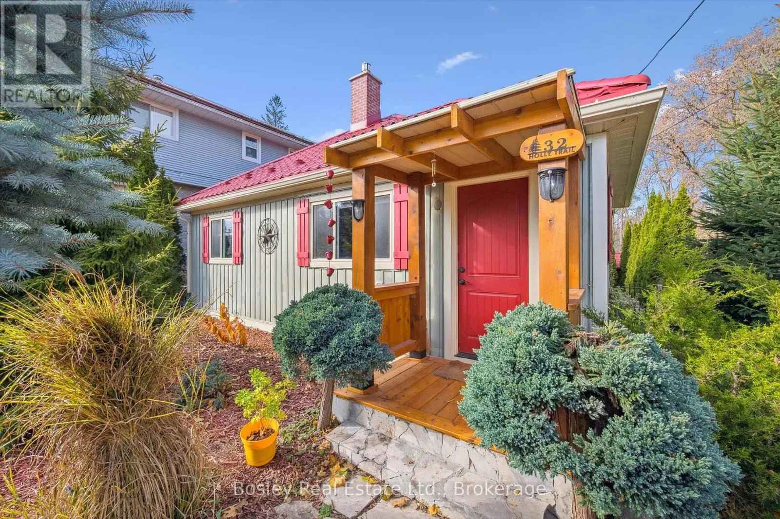 32 HOLLY TRAIL