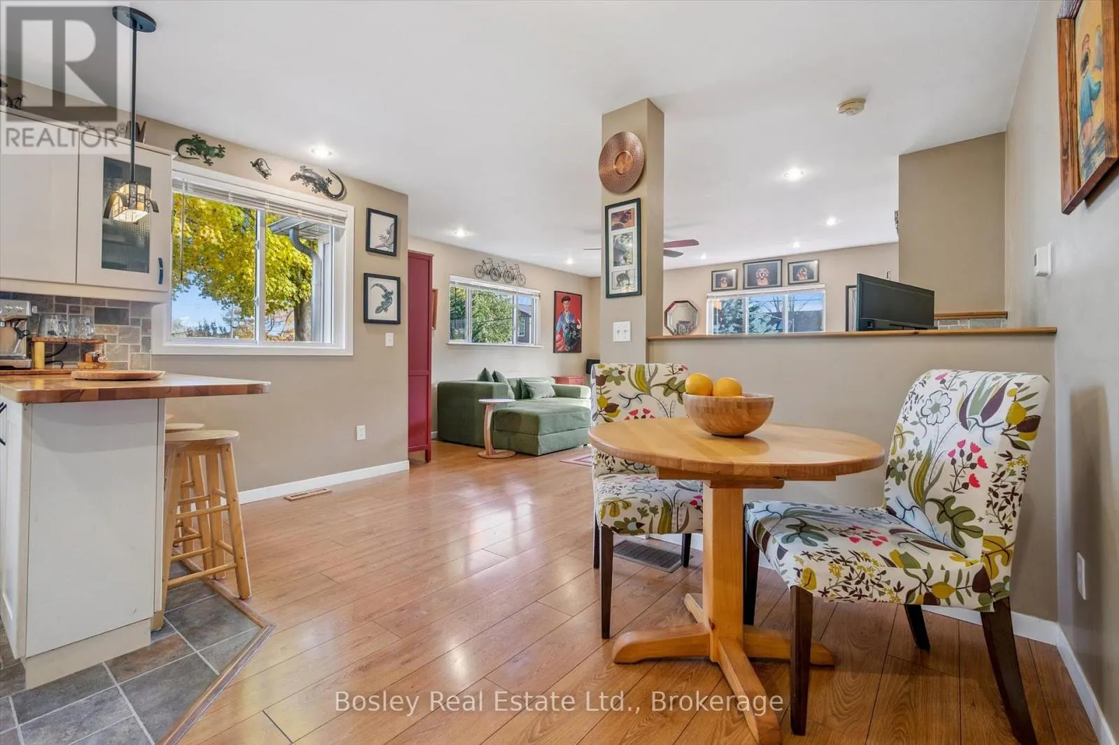32 HOLLY TRAIL