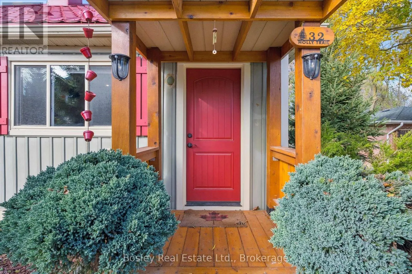 32 HOLLY TRAIL