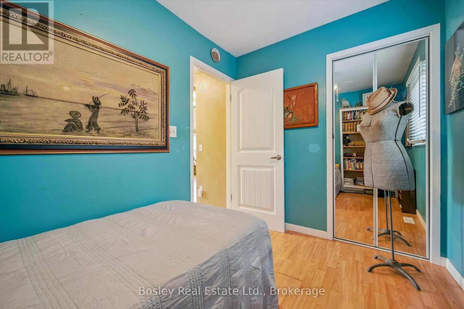 32 HOLLY TRAIL