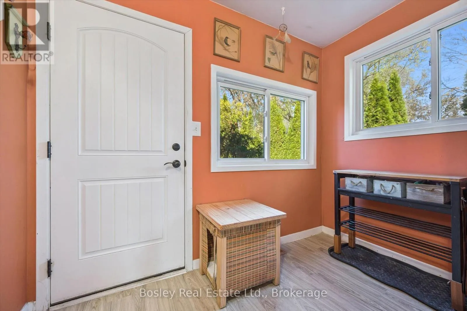 32 HOLLY TRAIL