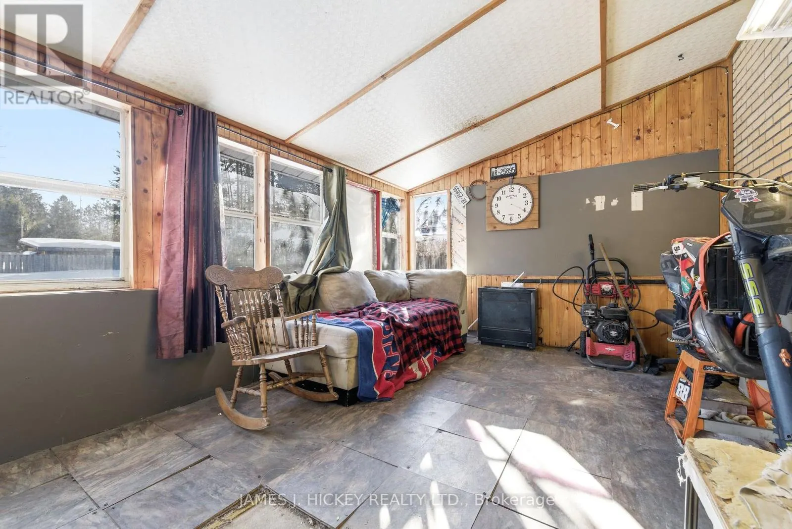 115 LORNE PLACE