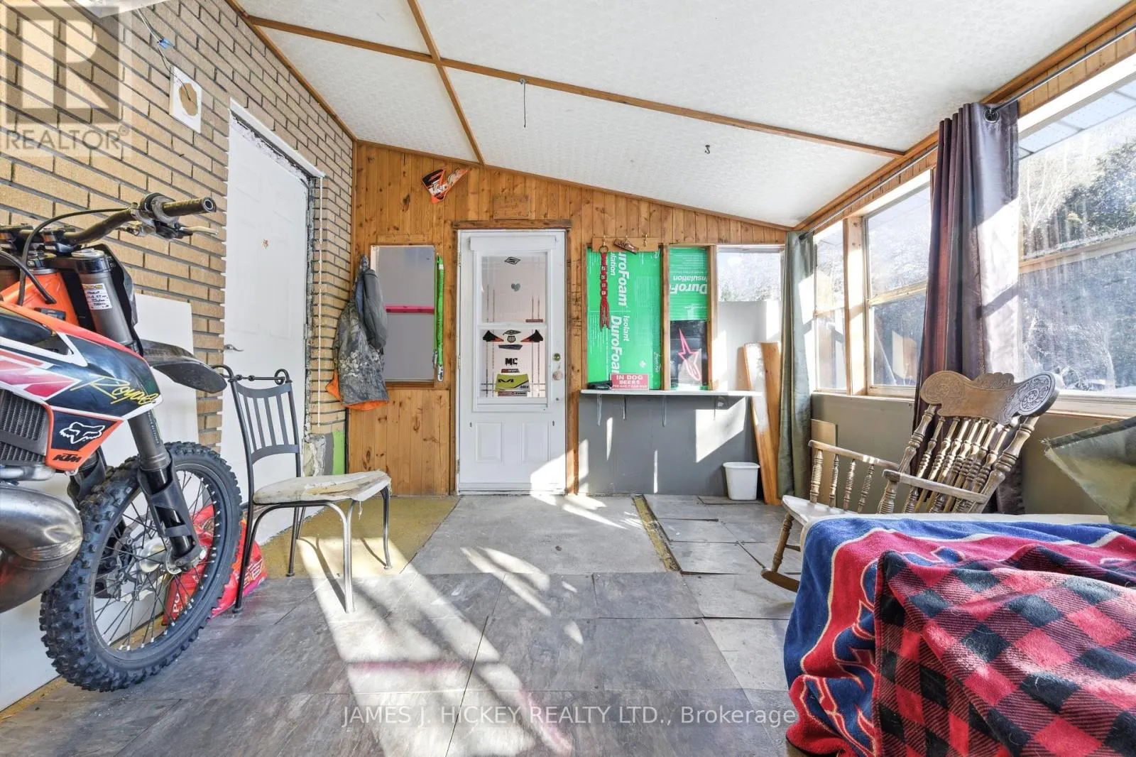 115 LORNE PLACE