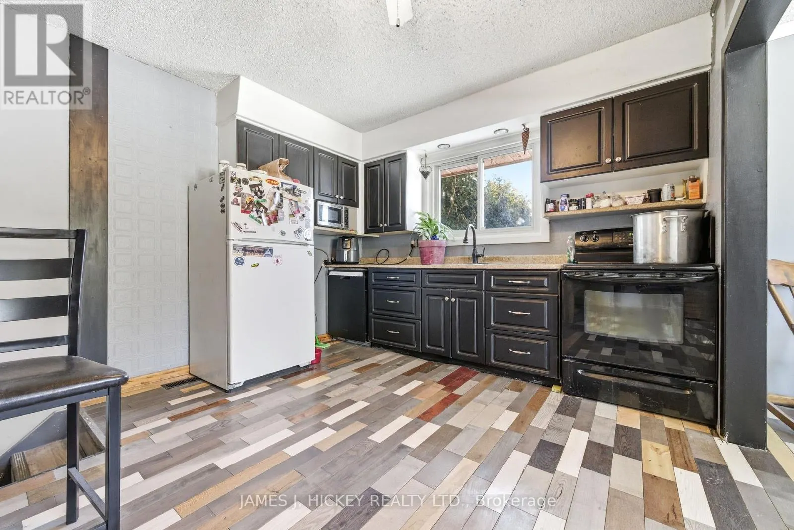 115 LORNE PLACE