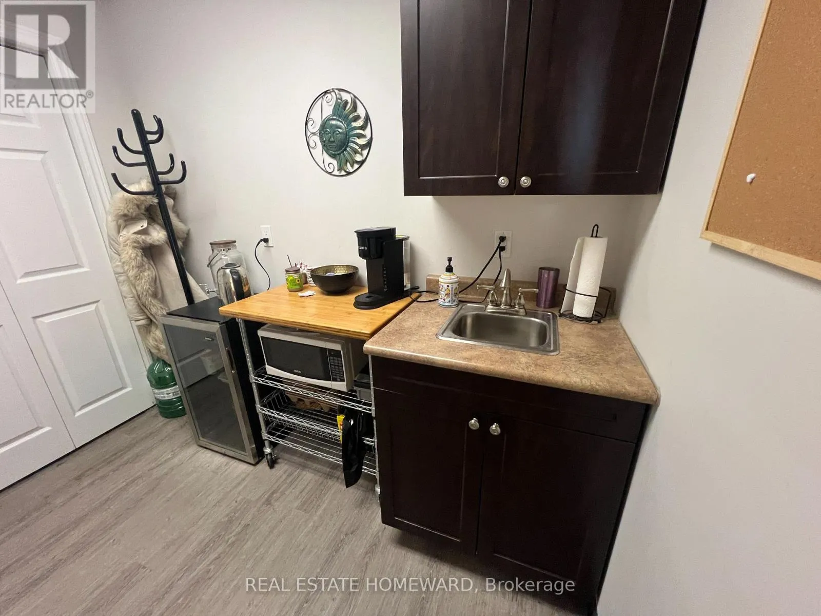 307-307A BRIDGE STREET W
