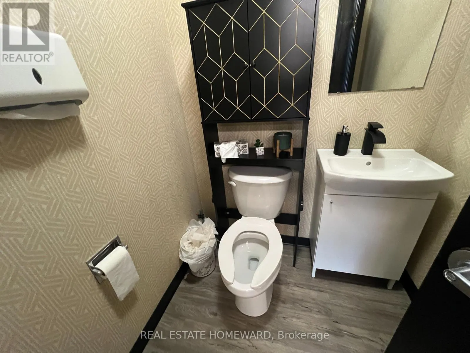 307-307A BRIDGE STREET W