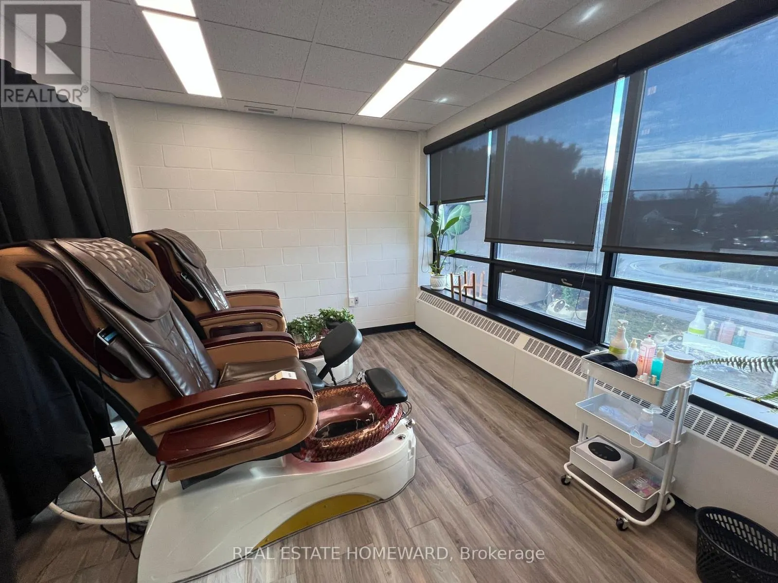307-307A BRIDGE STREET W