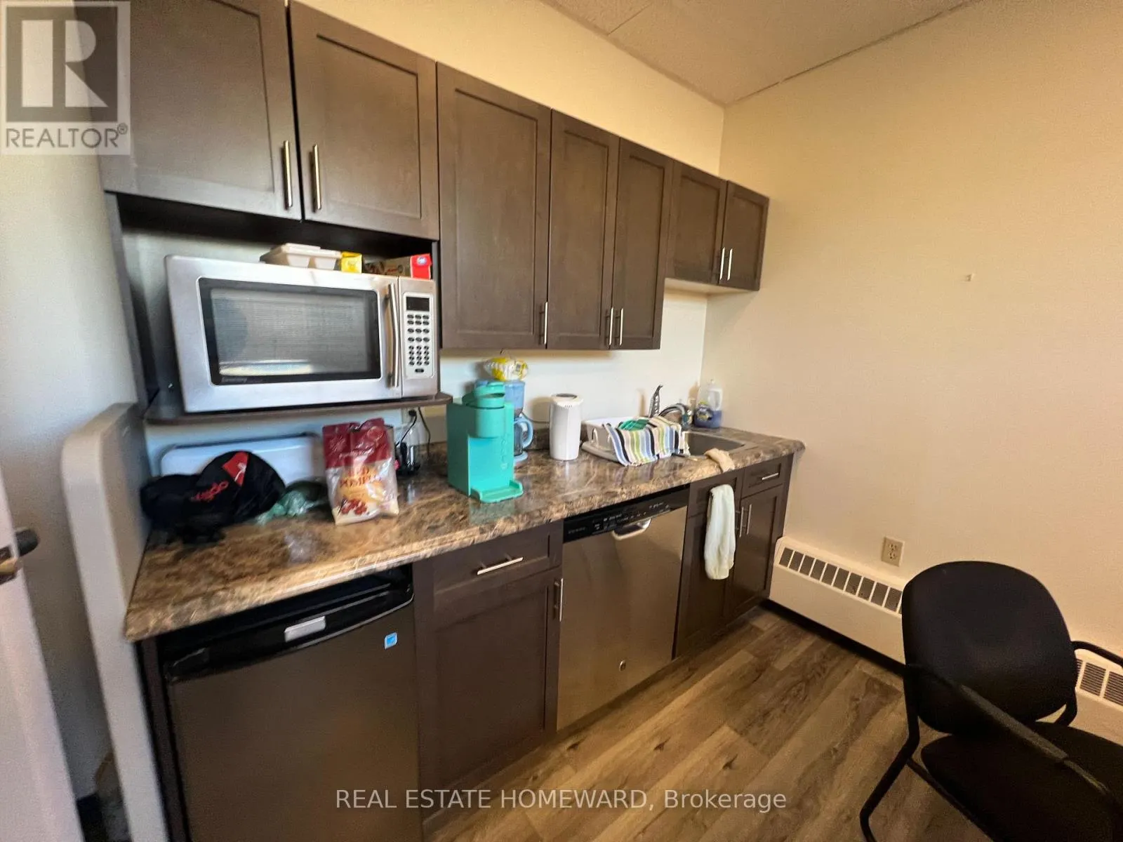 307-307A BRIDGE STREET W
