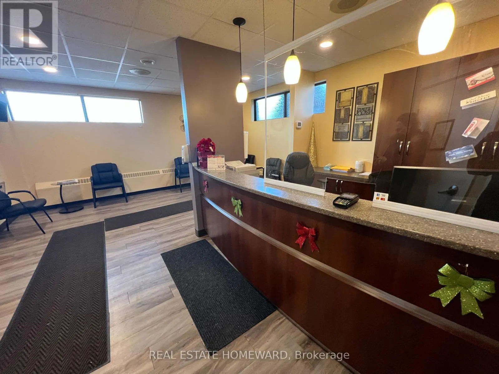 307-307A BRIDGE STREET W