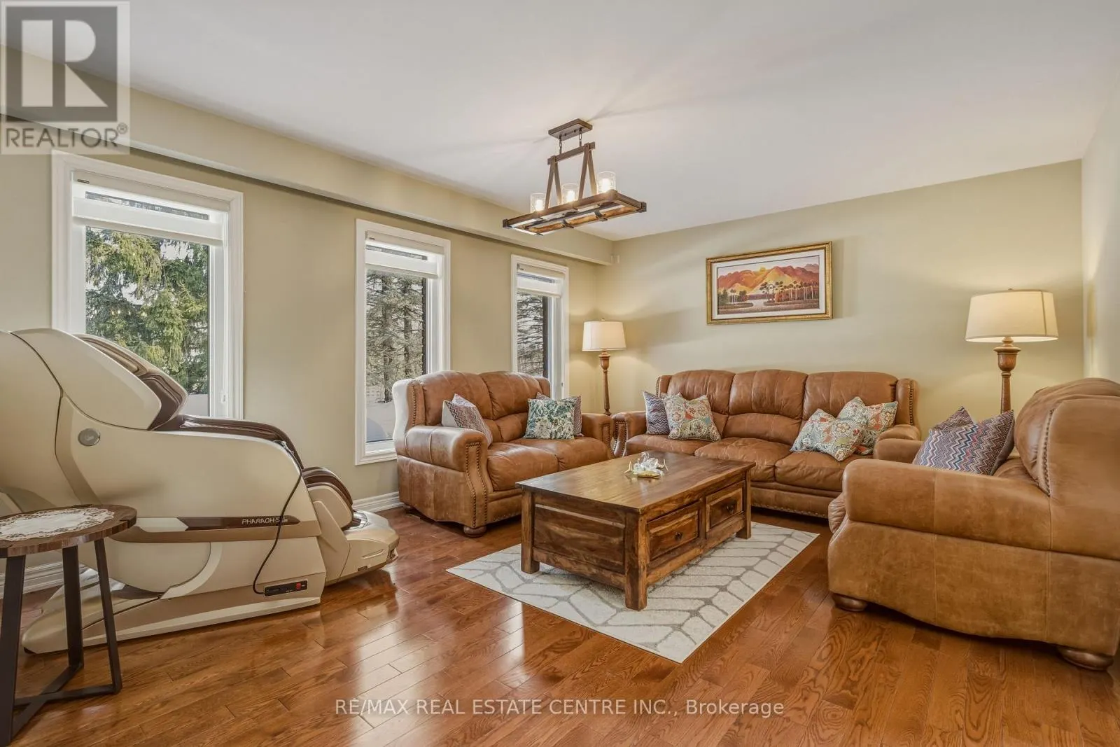 6 IRIS COURT
