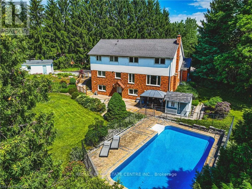 6 IRIS COURT