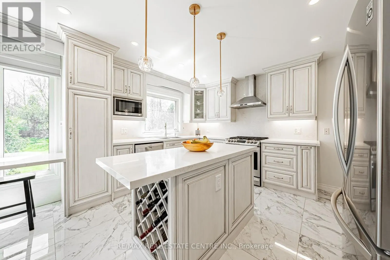 6 IRIS COURT