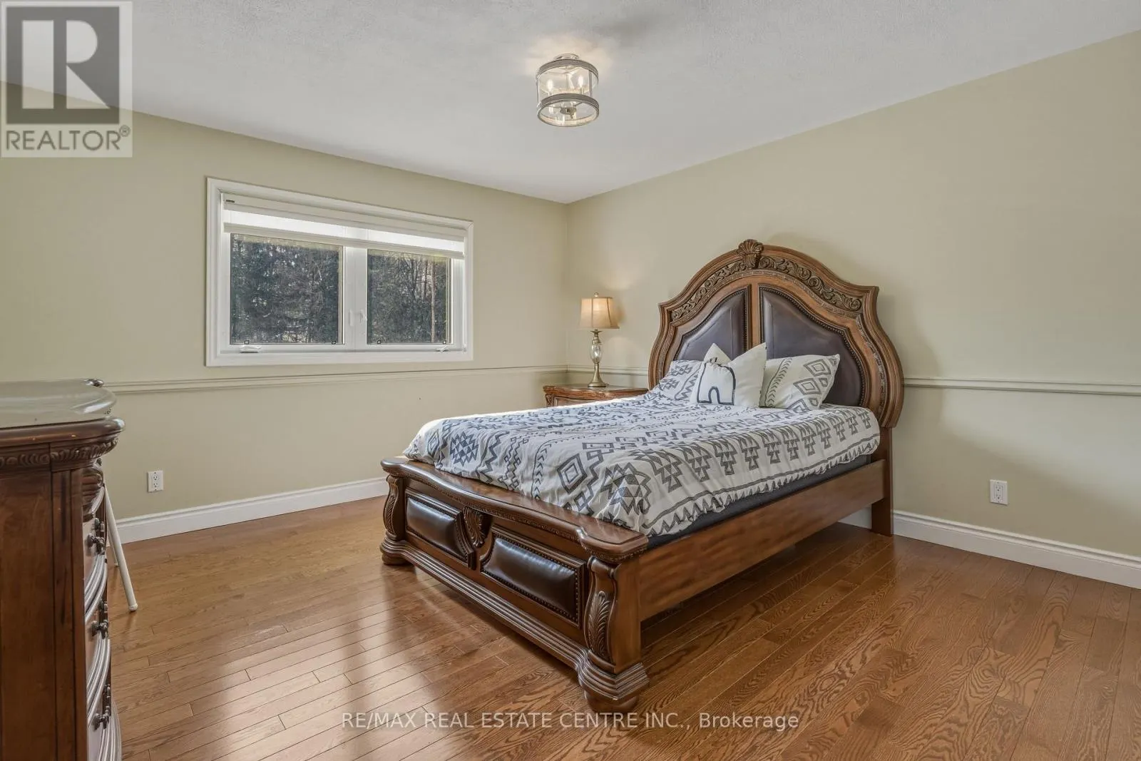 6 IRIS COURT
