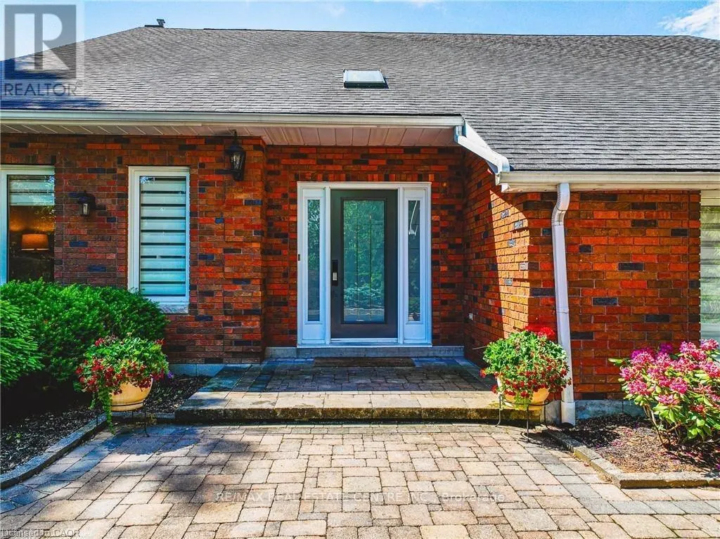 6 IRIS COURT