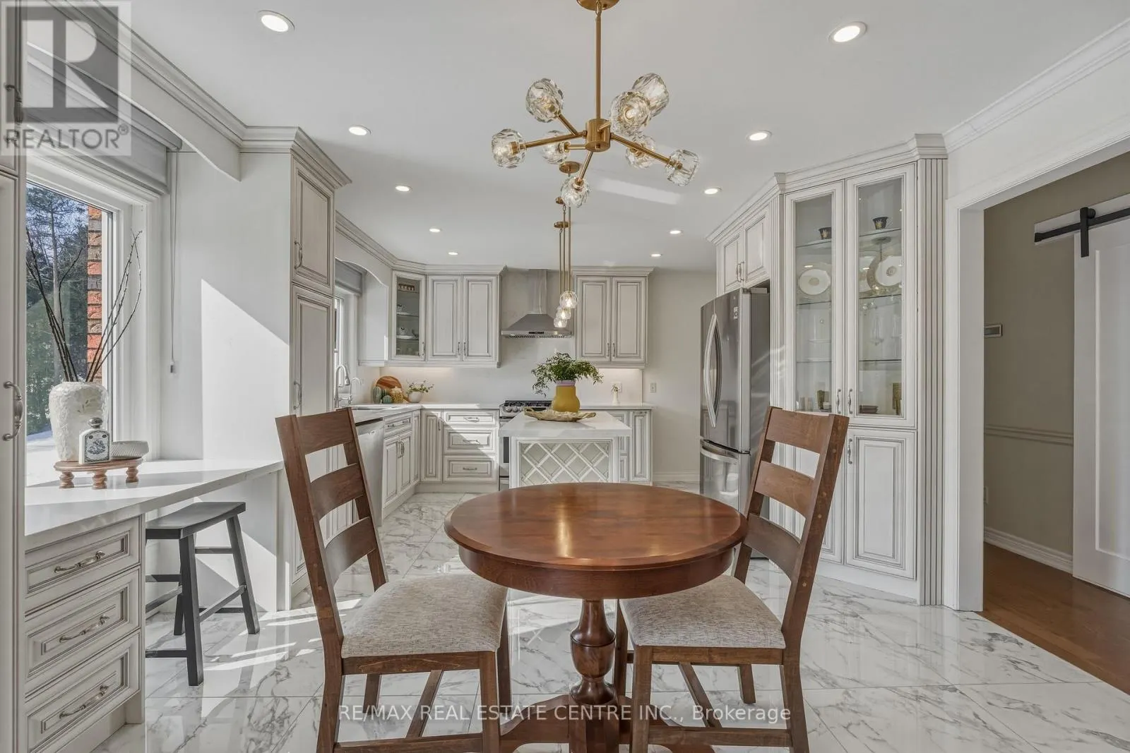 6 IRIS COURT