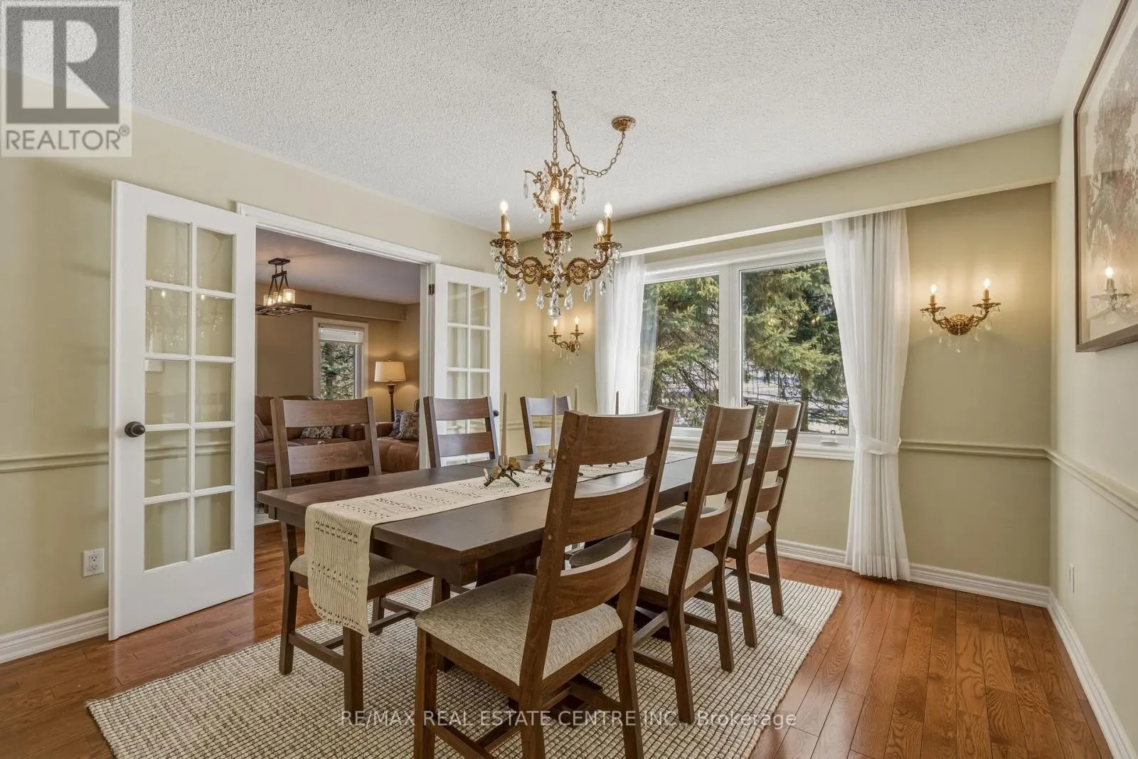 6 IRIS COURT