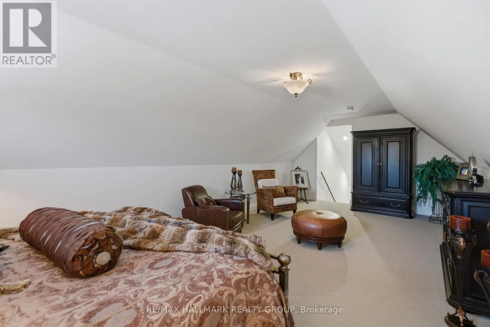 24 RADSTOCK LANE