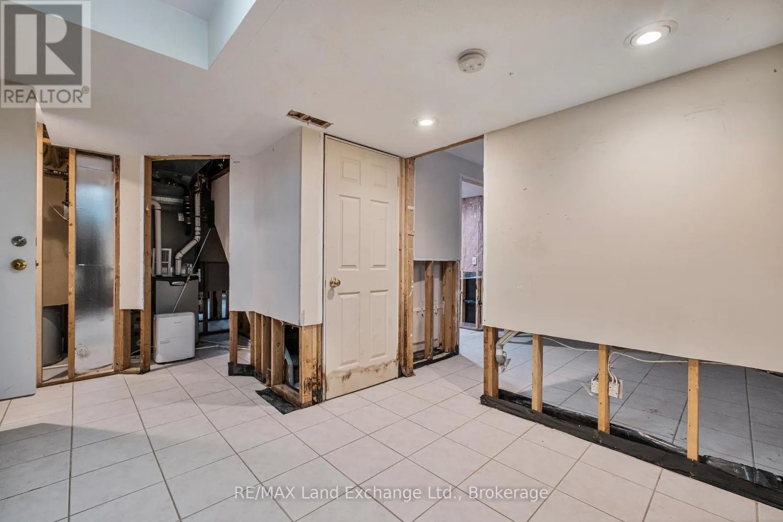 750 MCPHERSON CRESCENT