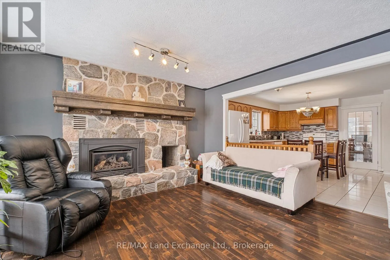 750 MCPHERSON CRESCENT