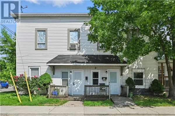224 ROSSLYN AVENUE N