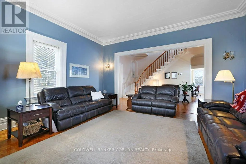 81 LAKESHORE DRIVE