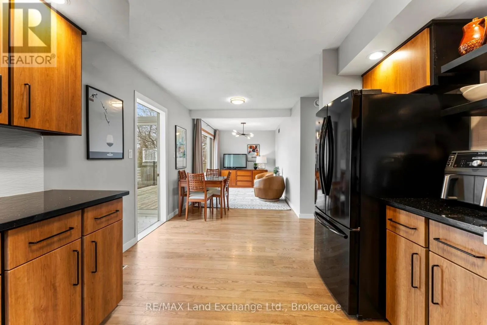 222 PENETANGORE ROW