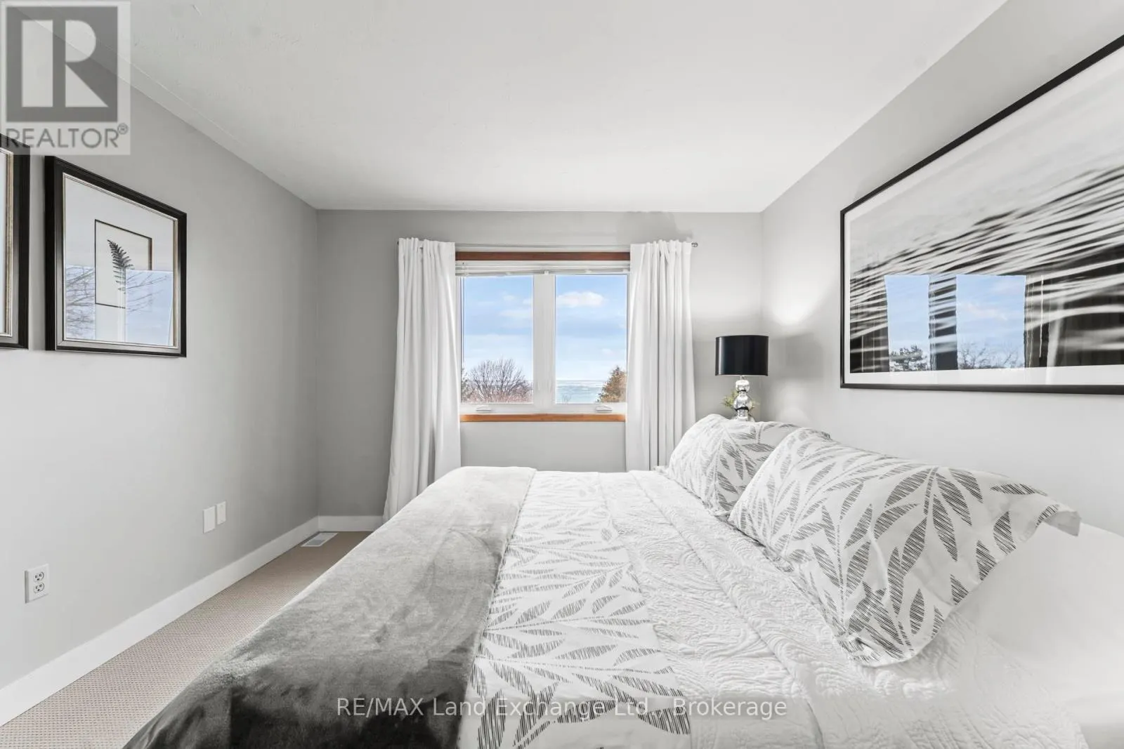 222 PENETANGORE ROW