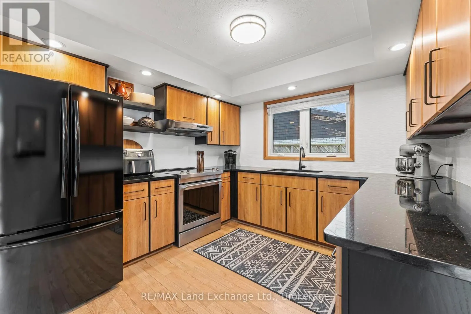 222 PENETANGORE ROW