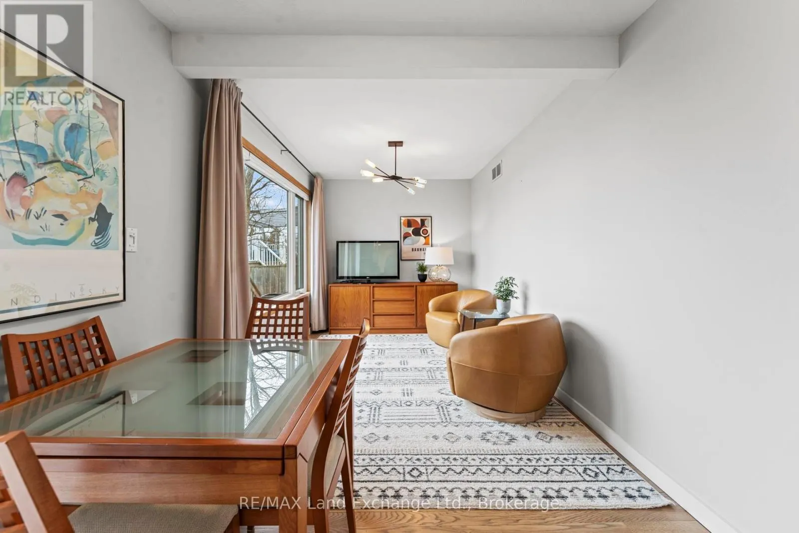 222 PENETANGORE ROW
