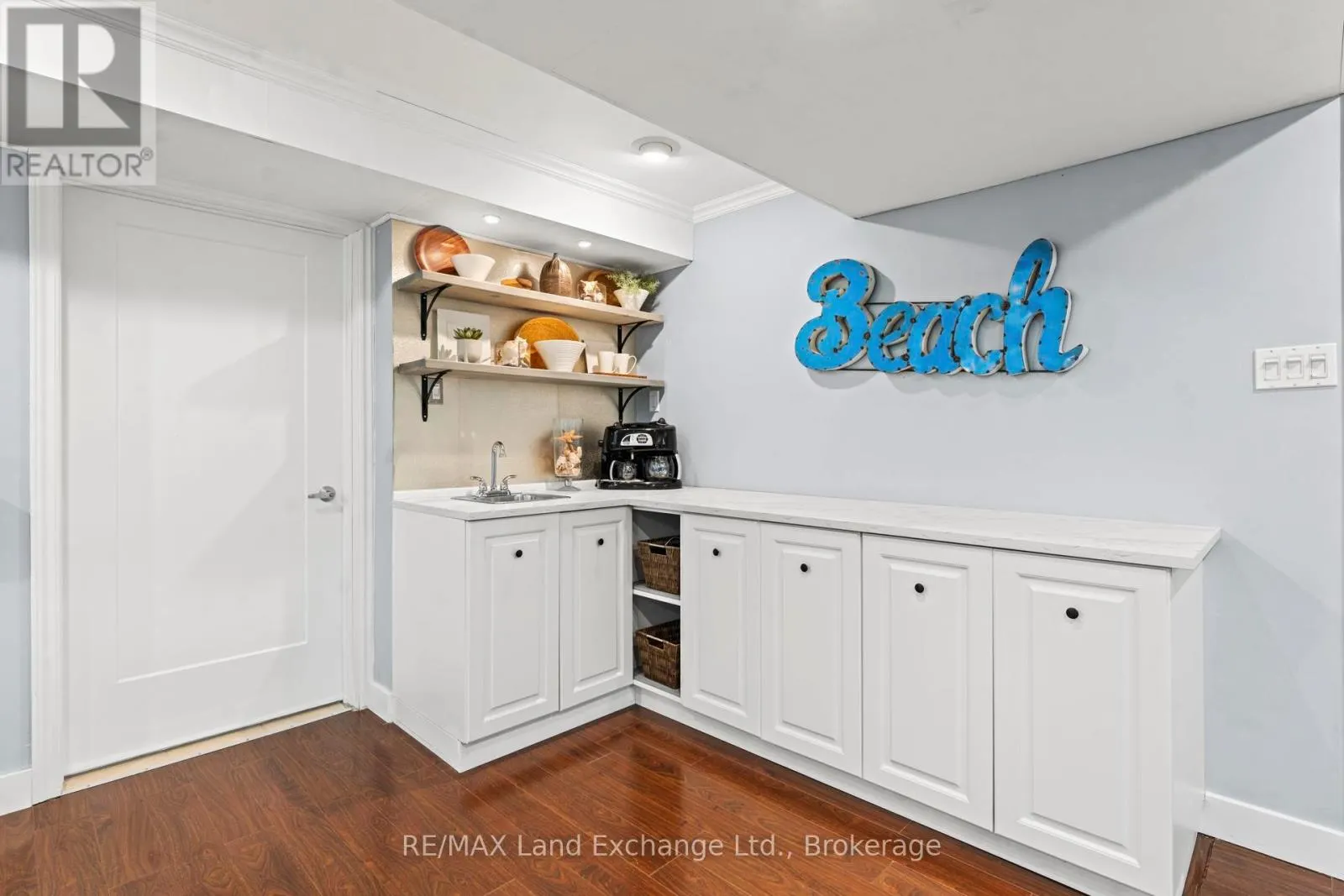 222 PENETANGORE ROW