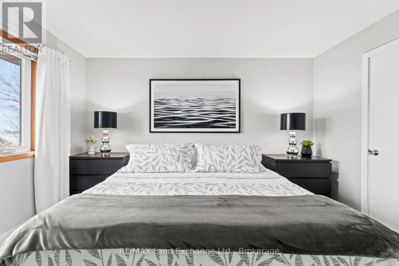 222 PENETANGORE ROW
