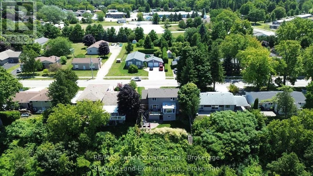 222 PENETANGORE ROW