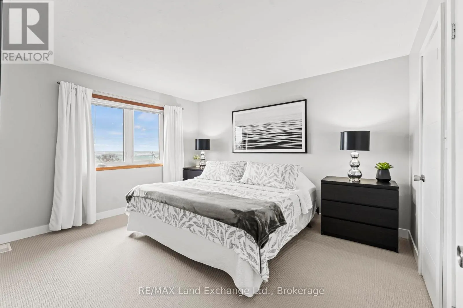 222 PENETANGORE ROW