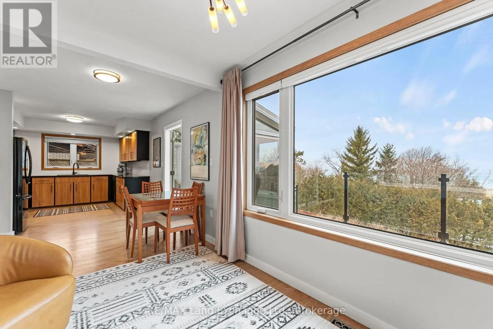 222 PENETANGORE ROW