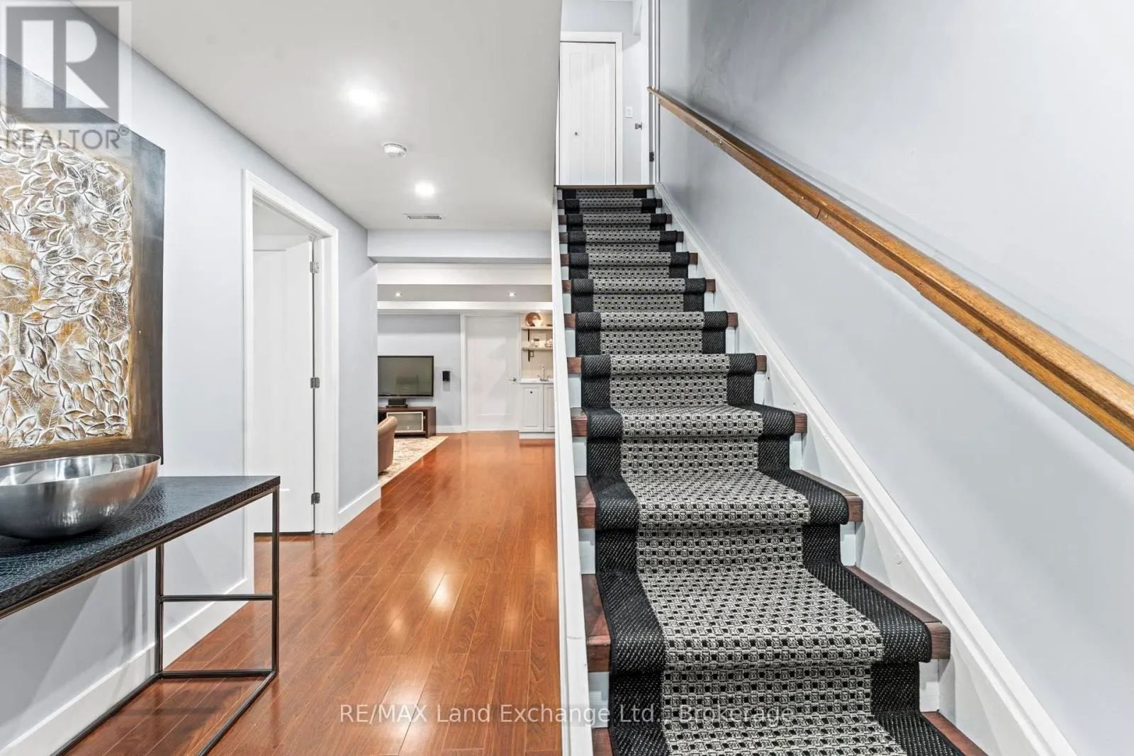 222 PENETANGORE ROW