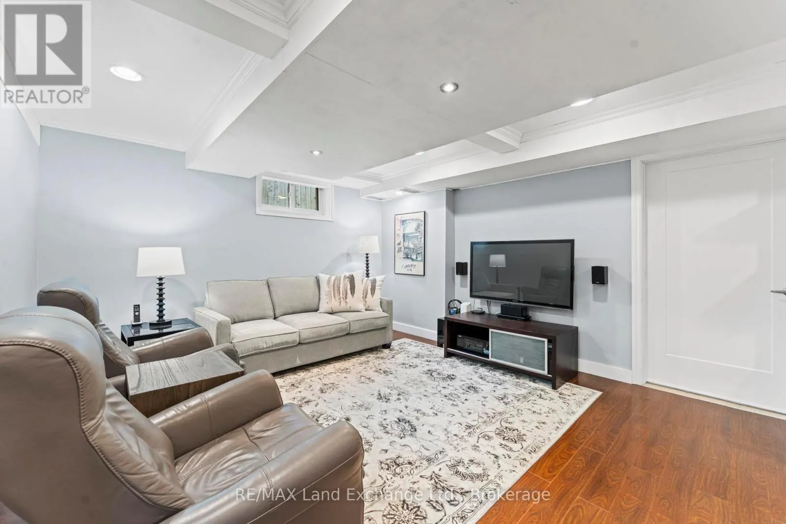 222 PENETANGORE ROW