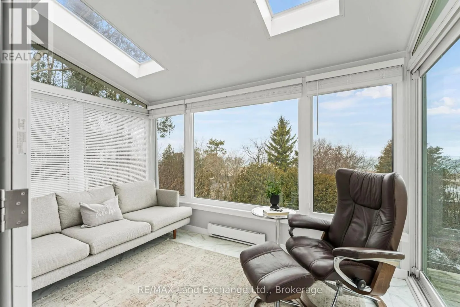 222 PENETANGORE ROW