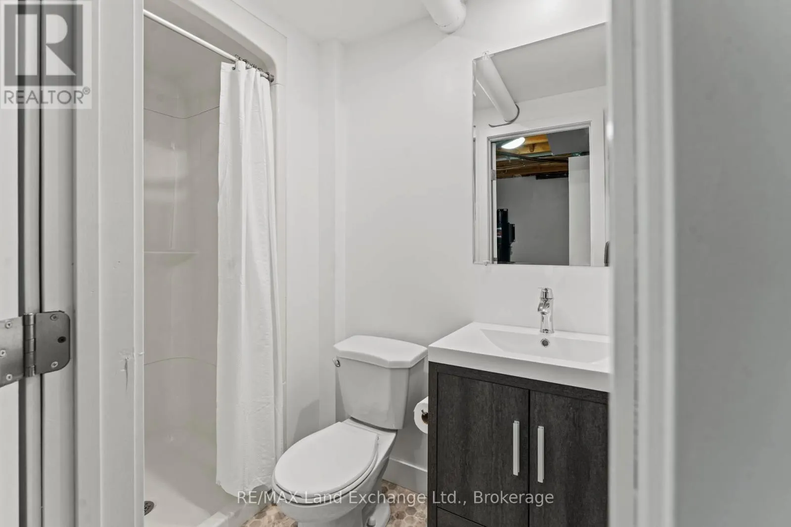 222 PENETANGORE ROW