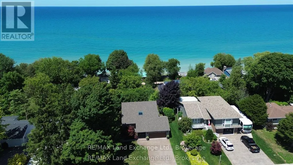 222 PENETANGORE ROW