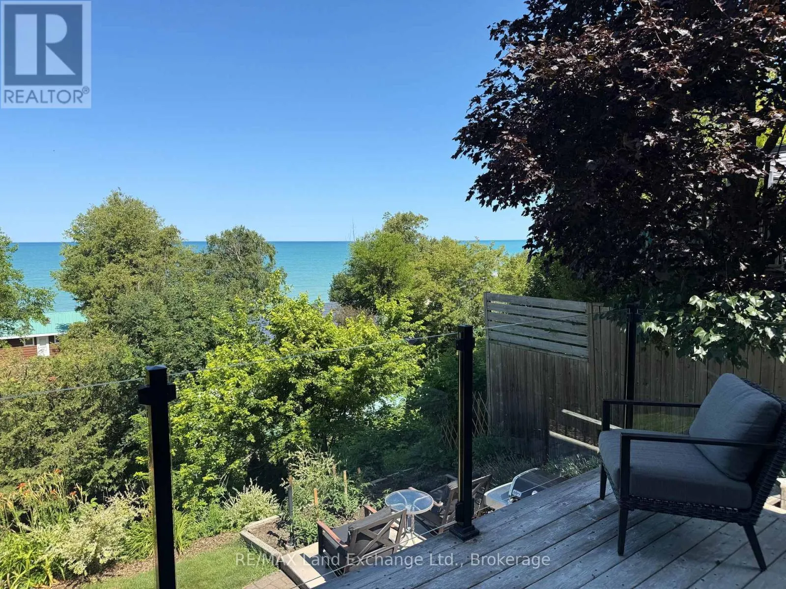 222 PENETANGORE ROW