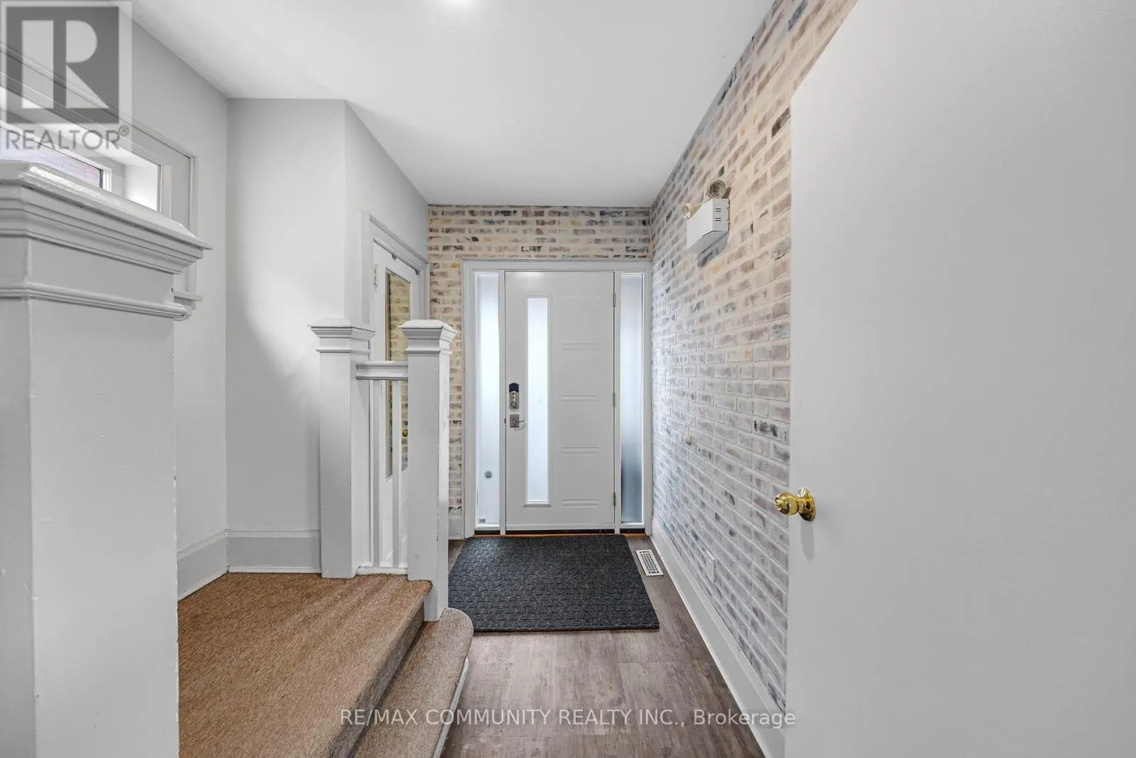 327 WOOLWICH STREET
