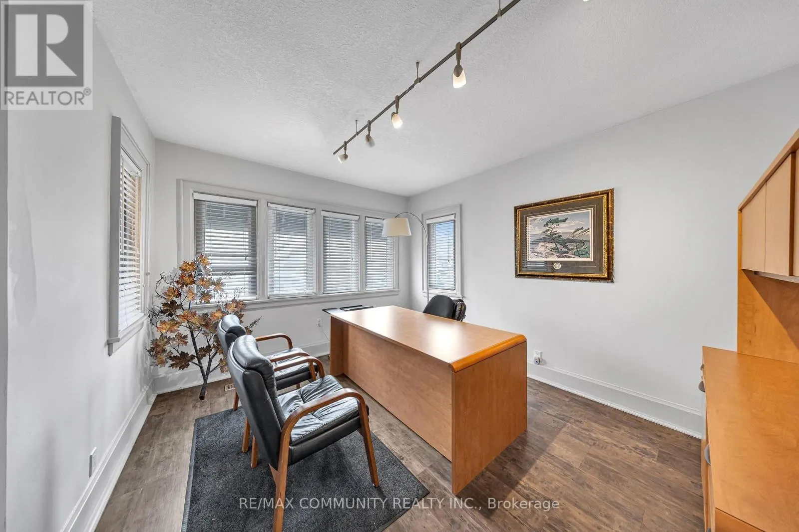 327 WOOLWICH STREET