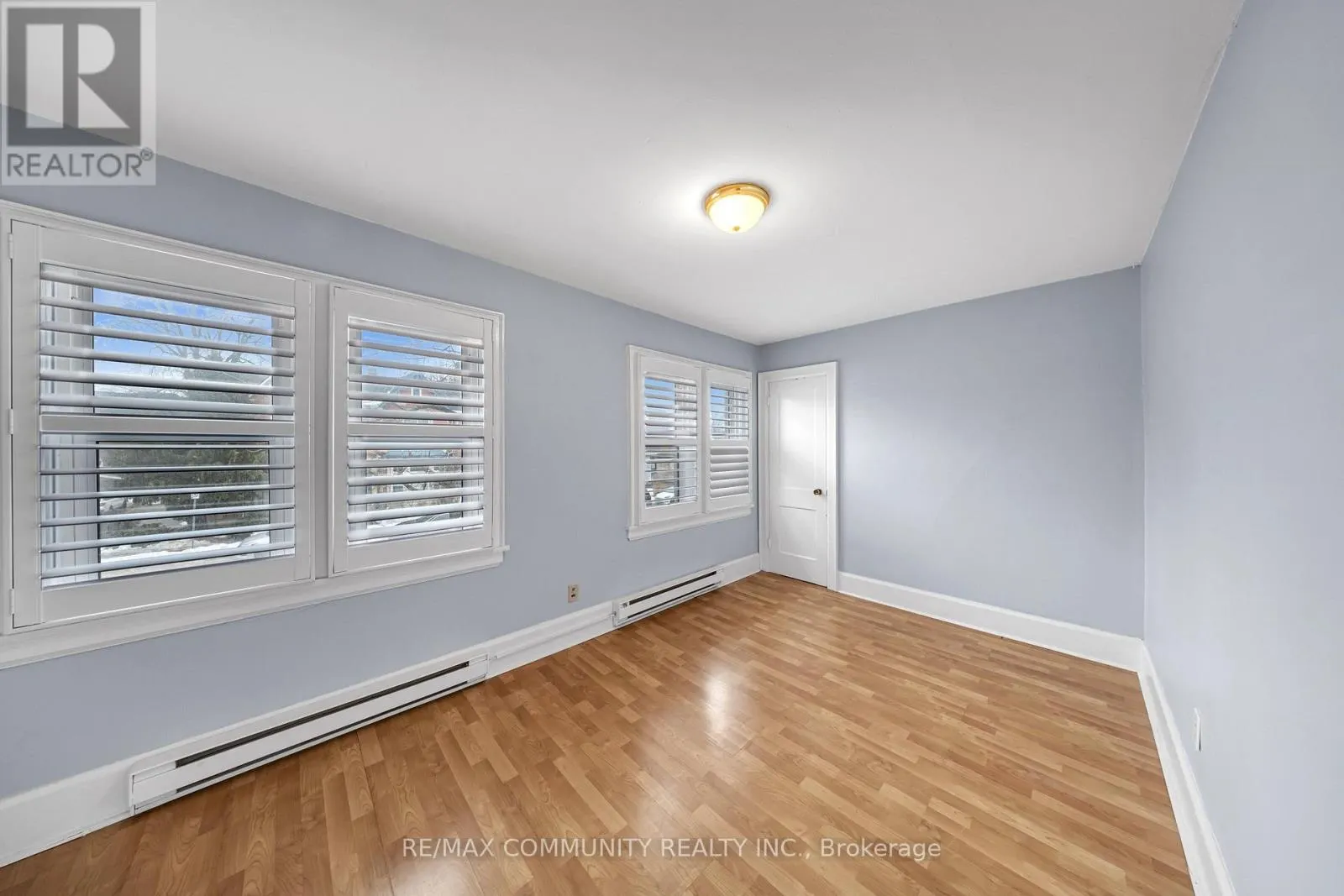 327 WOOLWICH STREET