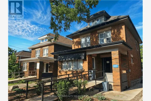 327 WOOLWICH STREET
