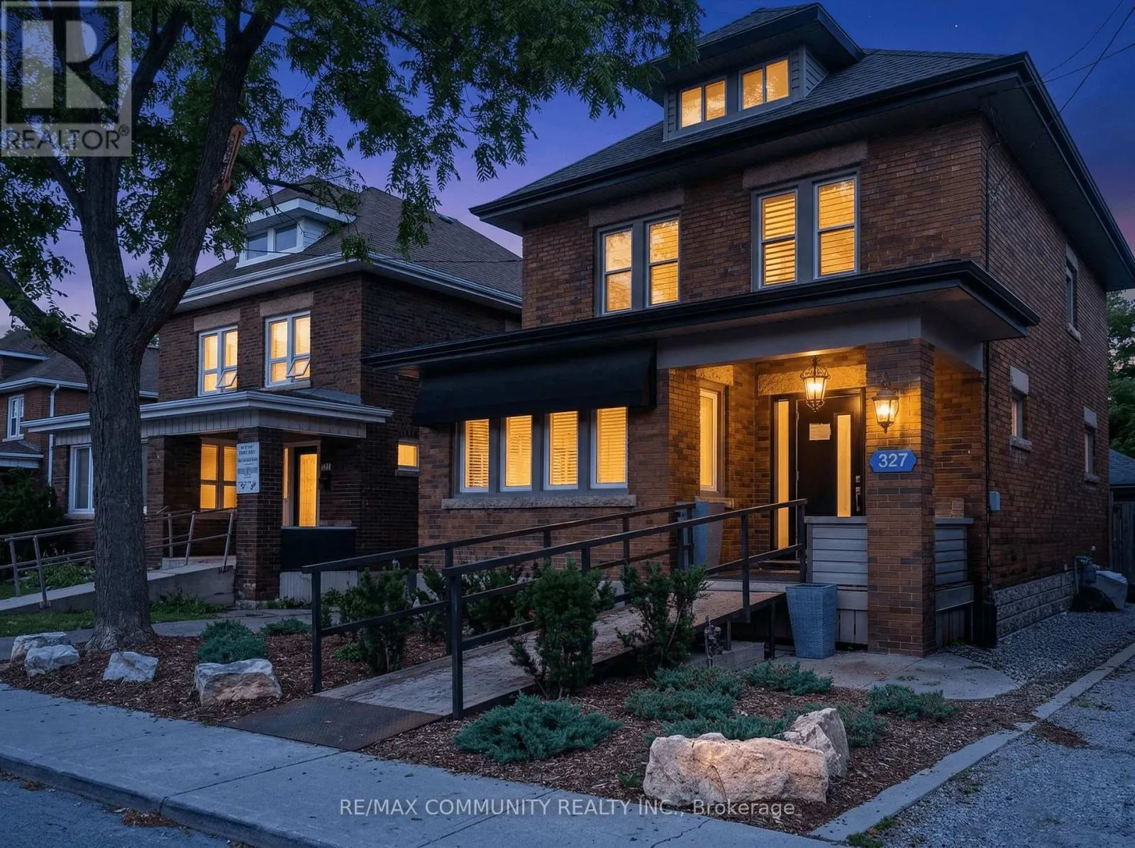 327 WOOLWICH STREET
