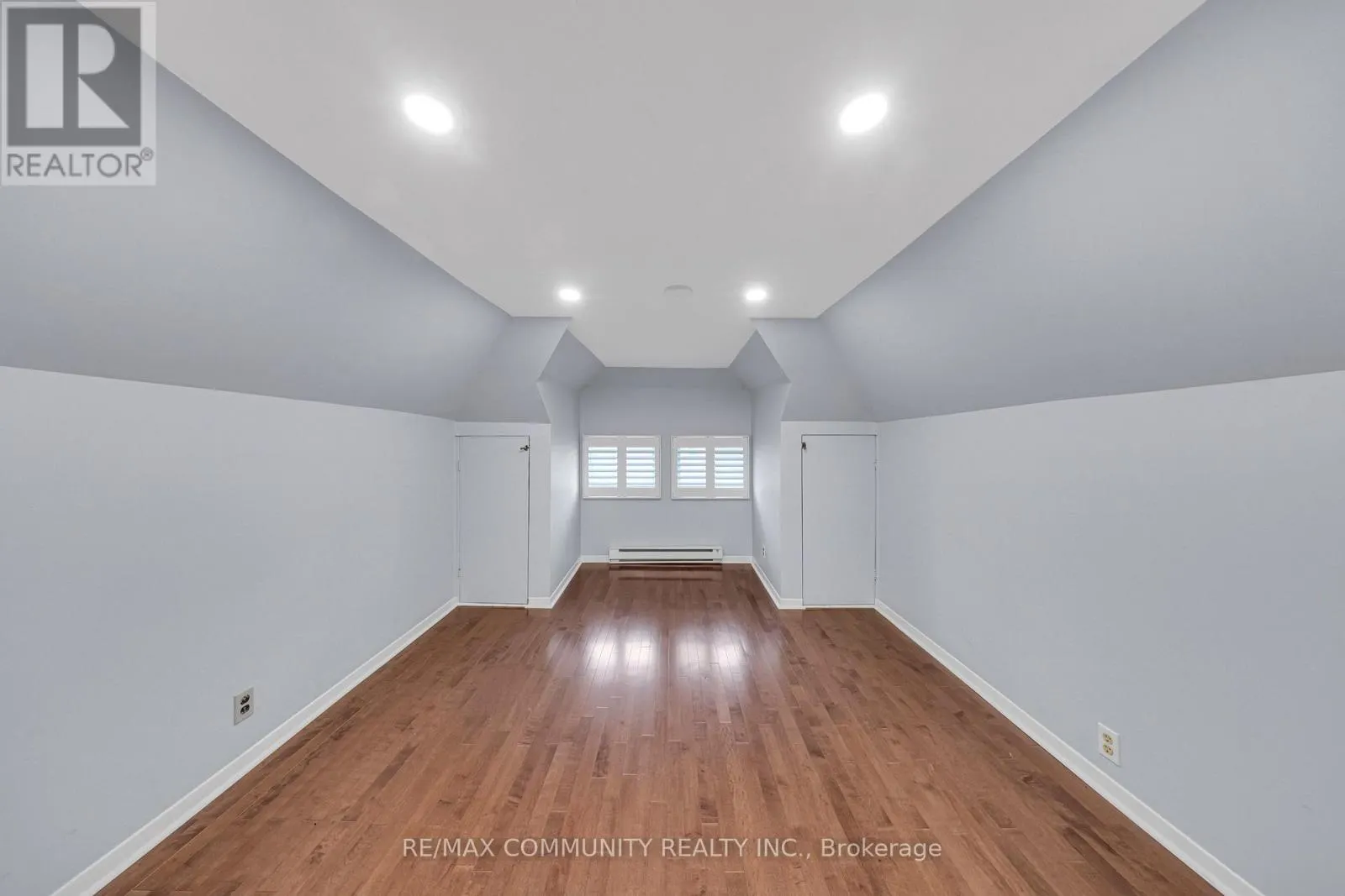 327 WOOLWICH STREET