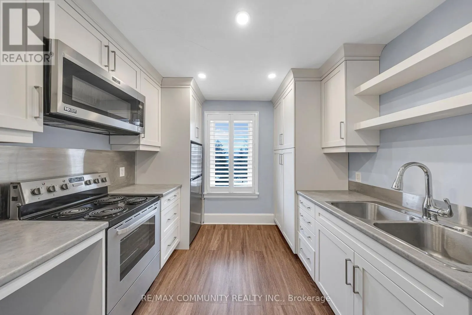 327 WOOLWICH STREET
