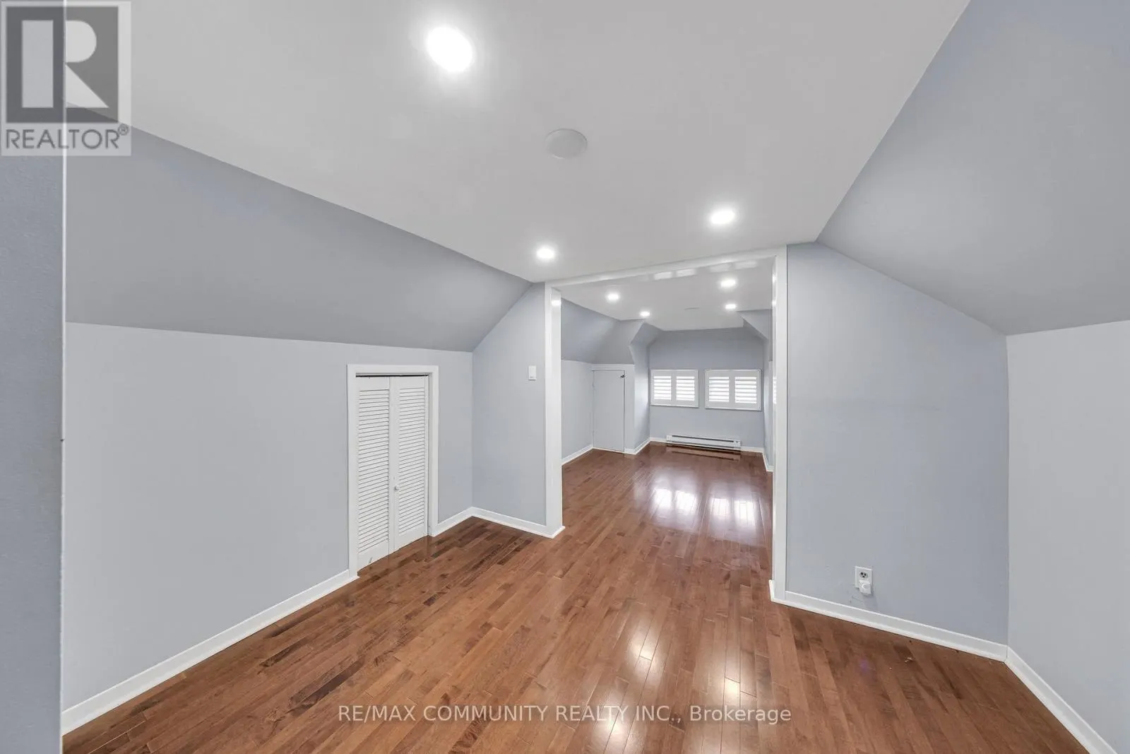 327 WOOLWICH STREET