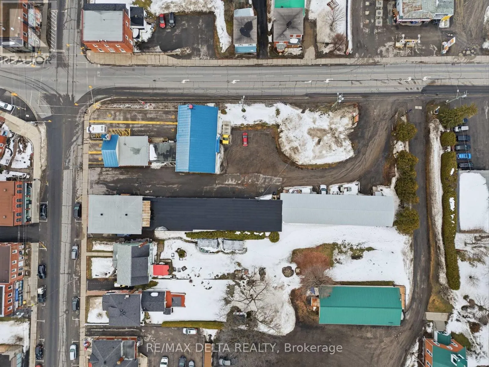 17 MAIN STREET E