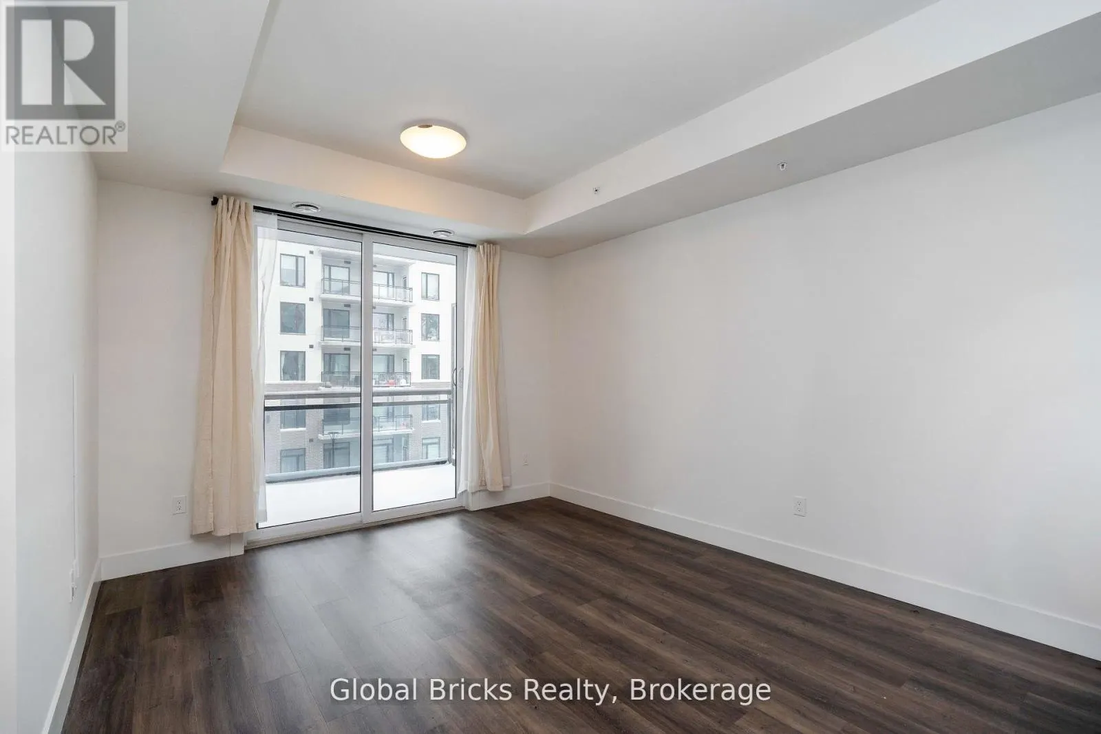 313 - 103 ROGER STREET
